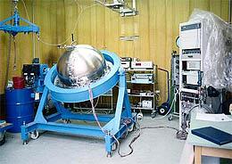 Surface tension propellant tank